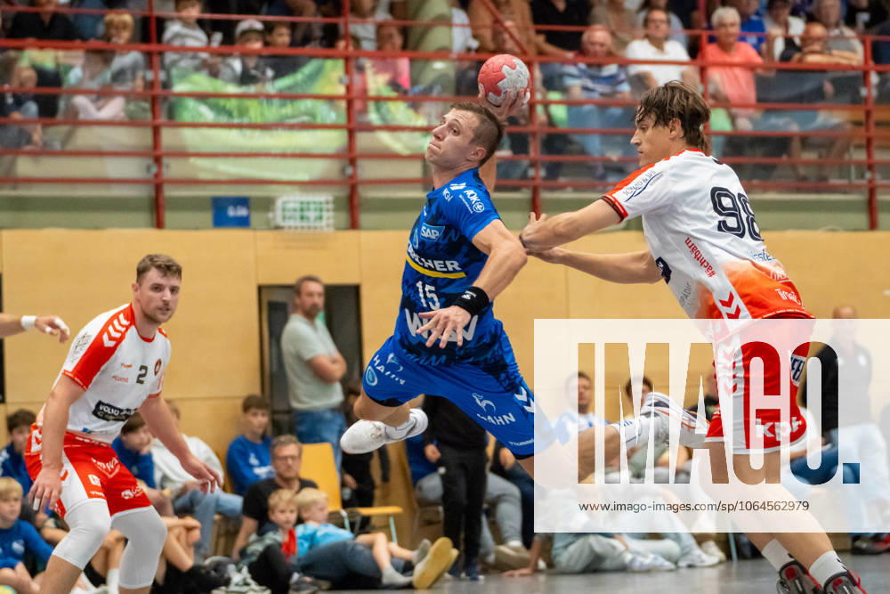 Handball I Men I Season 2025 2026 I Test match I TVB Stuttgart BSV Bern I 28 07 2025 Simone Mengon 15, TVB Stuttgart in the throw Gemeindehalle Bittenfeld Waiblingen Baden Württemberg Germany