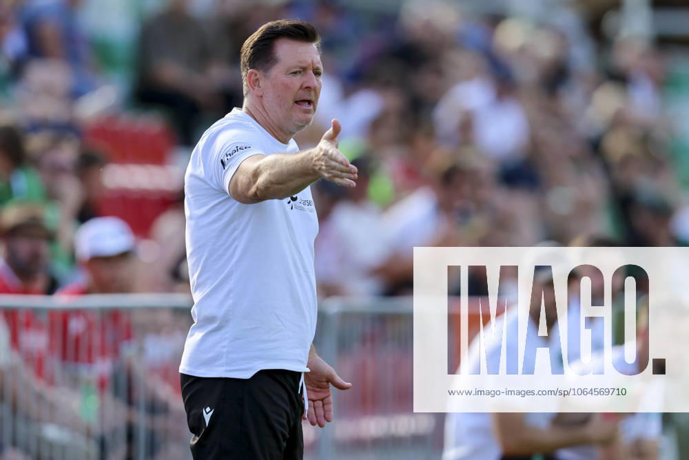 Coach Christian Titz Hannover 96 gestures, Friendly match 2, Hannover 96 vs SC Paderborn 07, Koasastadion on July 19, 2025 in St Johann in Tirol, Austria Photo by Marco Steinbrenner DeFodi Images Coach Christian Titz Hannover 96 gestures, Friendly match 2, Hannover 96 vs SC Paderborn 07, Koasastadion, July 19, 2025 in St Johann in Tirol, Austria Photo by Marco Steinbrenner DeFodi Images