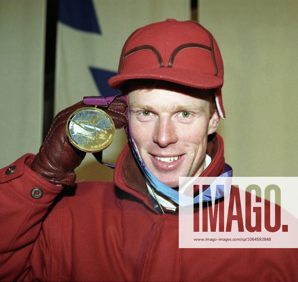 LIL 33 Lillehammer Olympics 1994 Cross-country skiing, 10km classic, men Bjorn Daehlie with the Olympic gold he won in todays 10km classic The picture is approx. 44 MB PHOTO Erik Johansen NORWAY . RESTRICTED USE FOR BETTING COMPANIES Ref:0240154456st