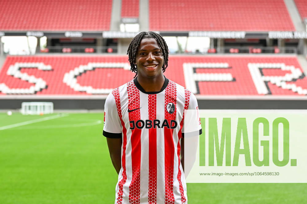 Johan Manzambi SC Freiburg, 44 GER, SC Freiburg, Football, 1 BL, portrait date 2025 2026, 30 07 2025 GER, SC Freiburg, Football, 1 BL, portrait date 2025 2026, 30 07 2025 Freiburg