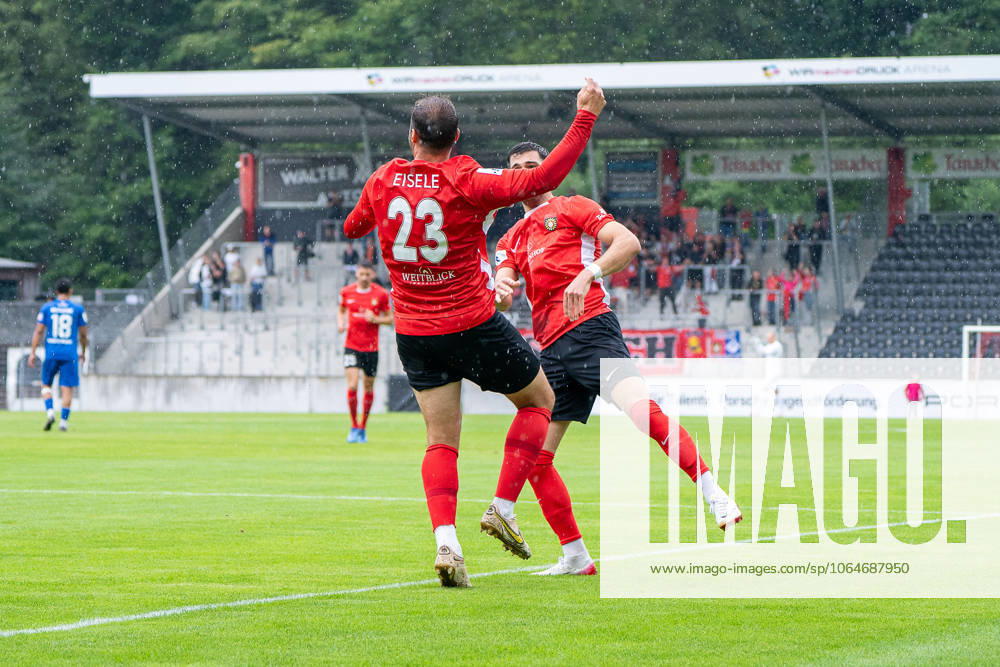 Fabian Eisele SG Sonnenhof Großaspach, 23 celebrates his 1 0 with Mert Tasdelen SG Sonnenhof Großaspach, 10 , SG Sonnenhof Großaspach vs TSG Balingen, Football, Regionalliga Südwest, Matchday 1, Season 2025 2026, 02 08 2025 SG Sonnenhof Großaspach vs TSG Balingen, Football, Regionalliga Südwest, Matchday 1, Season 2025 2026, 02 08 2025 Aspach