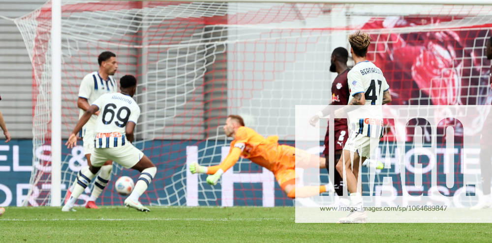 RB Leipzig Bergamo Testspiel Leipzig, 02 08 2025, Red Bull Arena, Fußball, Testspiel , RB Leipzig vs Atalanta Bergamo , Im Bild Tor für Bergamo Lorenzo Bernasconi 47, Bergamo trifft zum 1 2 , Nur zur redaktionellen Nutzung Only editorial use , DFL DFB regulations prohibit any use of photographs as image sequences and or quasi video ,