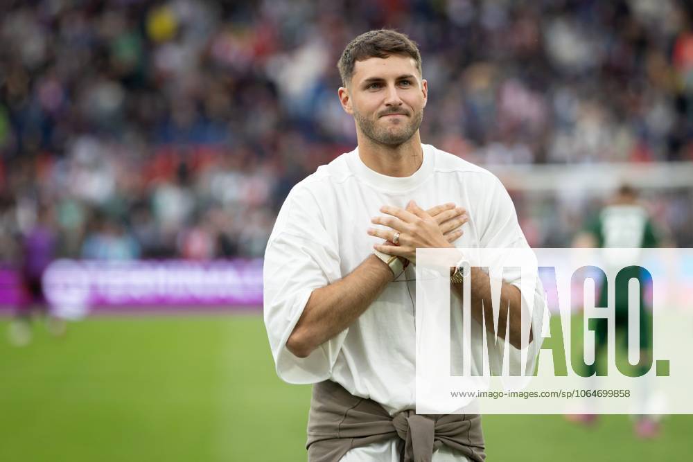 ROTTERDAM - Farewell Santiago Gimenez during the friendly match between Feyenoord and VfL Wolfsburg at Feyenoord Stadium de Kuip. ANP BAS CZERWINSKI Pre-Season Friendly 2025-2026 ANPxSportx IVx 532691876 originalFilename: 532691876