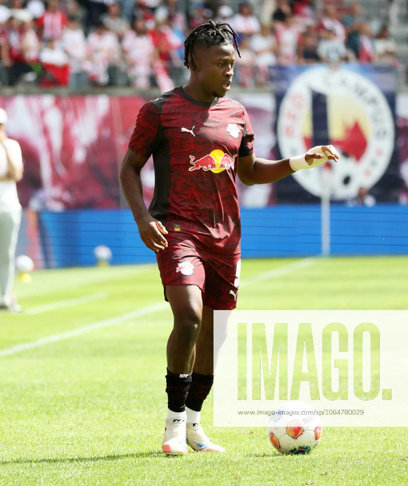 RB Leipzig Bergamo Testspiel Leipzig, 02 08 2025, Red Bull Arena, Fußball, Testspiel , RB Leipzig vs Atalanta Bergamo 1 2 1 0 , Im Bild Johan Bakayoko 9, RB Leipzig , Nur zur redaktionellen Nutzung Only editorial use , DFL DFB regulations prohibit any use of photographs as image sequences and or quasi video ,