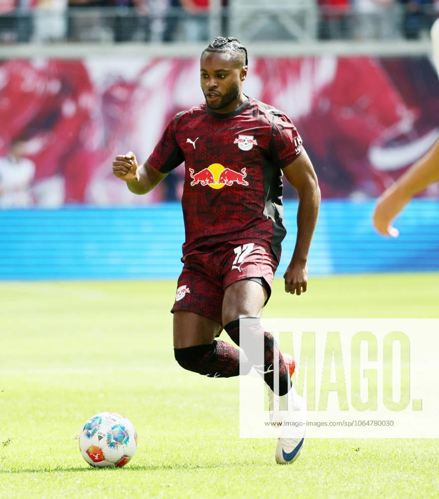 RB Leipzig Bergamo Testspiel Leipzig, 02 08 2025, Red Bull Arena, Fußball, Testspiel , RB Leipzig vs Atalanta Bergamo 1 2 1 0 , Im Bild Ridle Baku 17, RB Leipzig , Nur zur redaktionellen Nutzung Only editorial use , DFL DFB regulations prohibit any use of photographs as image sequences and or quasi video ,