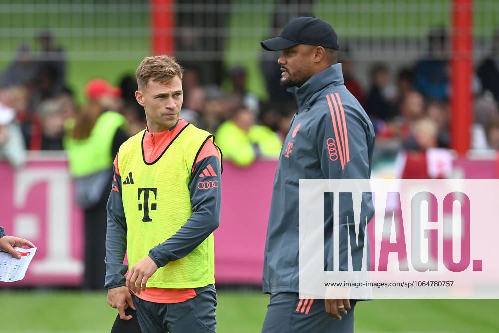 Joshua KIMMICH Bayern Muenchen with coach Vincent KOMPANY Bayern Muenchen Public training FC Bayern Muenchen at the training ground at Saebener Strasse on 04 08 2025 Soccer 1 Bundesliga,Season 2025 2026