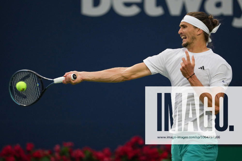 ATP, Tennis Herren Masters 1000 National Bank Open Toronto Presented by Rogers 2025 - Round of 16 - Day 10 Alexander Zverev of Germany plays a forehand against Alexei Popyrin of Australia during the Men s Singles round of 16 match on day 10 of the ATP Masters 1000 National Bank Open at Sobeys Stadium. on August 4, 2025 in Toronto, Canada. Toronto Ontario Canada