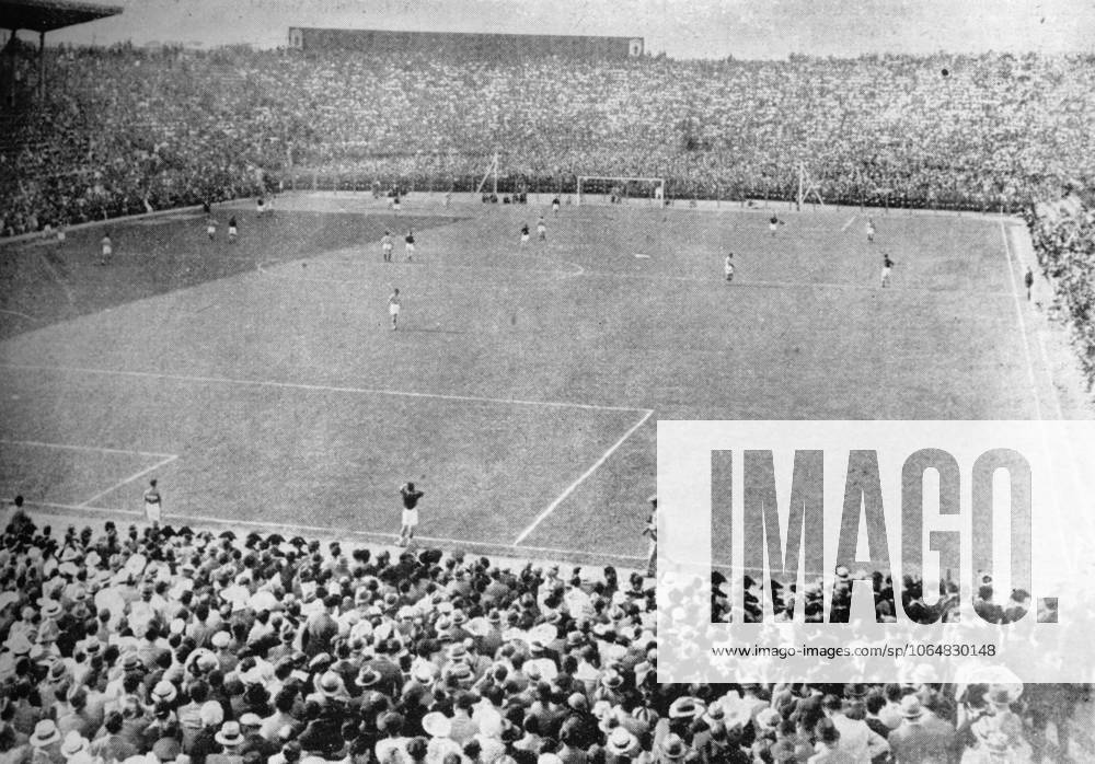 Football World Cup in Italy Final Italy Czechoslovakia 2 1 n v 1 1, 0 0 B Z Glance on the Game 10 06 1934 in Rome Party stadium Italy Archive