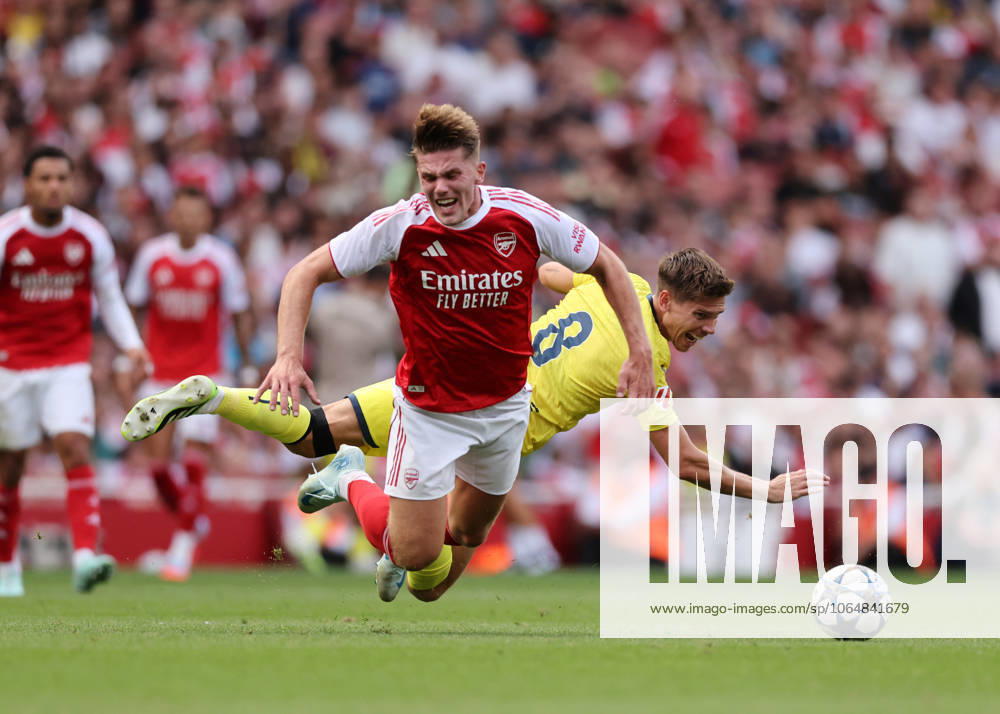 London, England, 6th August 2025. Viktor Gyokeres of Arsenal with Juan Foyth of Villarreal during the Arsenal vs Villarreal Pre Season Friendly match at the Emirates Stadium, London. Picture credit should read: David Klein Sportimage . SPI_003_DK_Arsenal_Villareal SPI-4050-0003