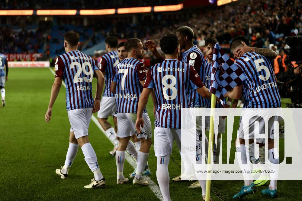 Trabzonspor v Basaksehir - Turkish Super Lig TRABZON, TURKIYE - OCTOBER 19: Edin Visca (7) of Trabzonspor celebrates with his teammates after scoring a goal during the Turkish Super Lig week 9th match between Trabzonspor and Basaksehir at Papara Park in Trabzon, Turkiye on October 19, 2024. Trabzon Turkey. Editorial use only. Please get in touch for any other usage.