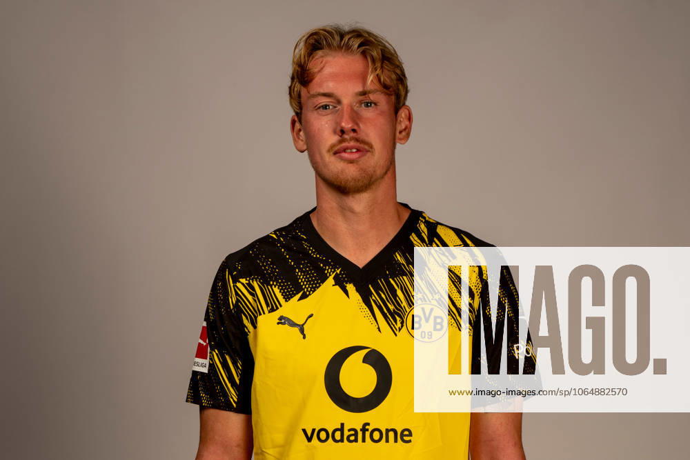 Borussia Dortmund 1 BL, portrait date 2025 2026 Borussia Dortmund 1 BL, portrait date 2025 2026 Julian Brandt Borussia Dortmund 1 BL, portrait date 2025 2026 Photo Borussia Dortmund Hendrik Deckers via Revierfoto Dortmund Training ground Hohenbuschei North Rhine-Westphalia Germany Poolfoto Borussia Dortmund Hendrik Deck ,