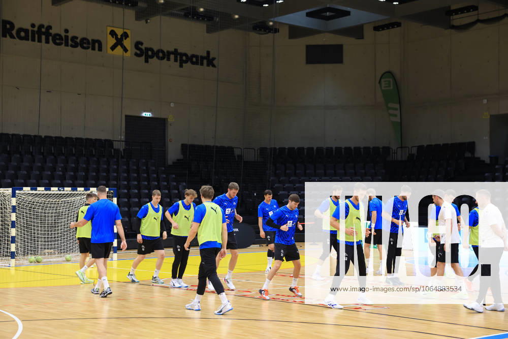 HANDBALL - HBL, Kiel, training camp GRAZ,AUSTRIA,08.AUG.25 - HANDBALL - HBL Handball-Bundesliga, THW Kiel, training. Image shows the team of Kiel. GEPAxpictures Buehner-Weinrauch