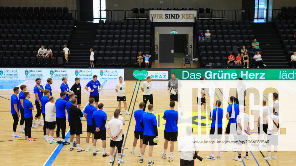 HANDBALL - HBL, Kiel, training camp GRAZ,AUSTRIA,08.AUG.25 - HANDBALL - HBL Handball-Bundesliga, THW Kiel, training. Image shows the team of Kiel. GEPAxpictures Buehner-Weinrauch
