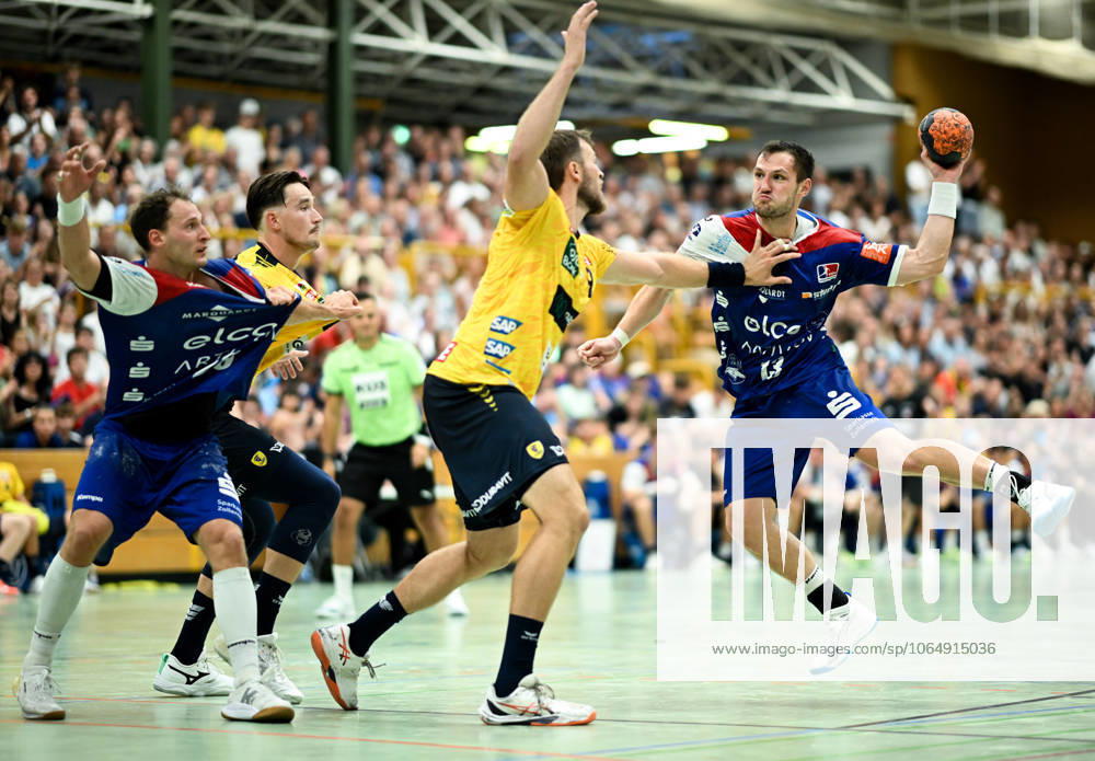 Merlin Fuss HBW Balingen Weilstetten, 13 , at the throw, HBW Balingen Weilstetten vs Rhein Neckar Loewen, Handball, Test match, Season 2025, 08 08 2025 Eibner Pressefoto Andreas Ulmer HBW Balingen Weilstetten vs Rhein Neckar Loewen, Handball, Test match, Season 2025, 08 08 2025 Moessingen