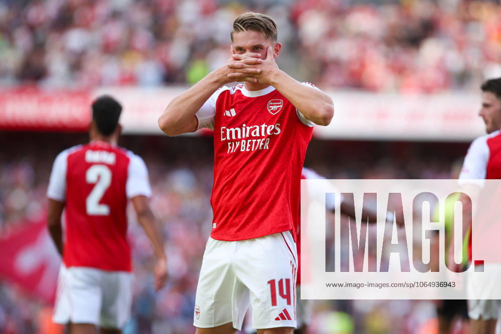 Viktor Gyokeres of Arsenal celebrates with his Behind Mask Celebration Arsenal v Athletic Club, Football, Emirates Cup, Emirates Stadium, London, UK, 09 08 25 No use with unauthorised audio, video, data, fixture lists (outside the EU), club league logos or live services. Online in-match use limited to 45 images (+15 in extra time). No use to emulate moving images. No use in betting, games or