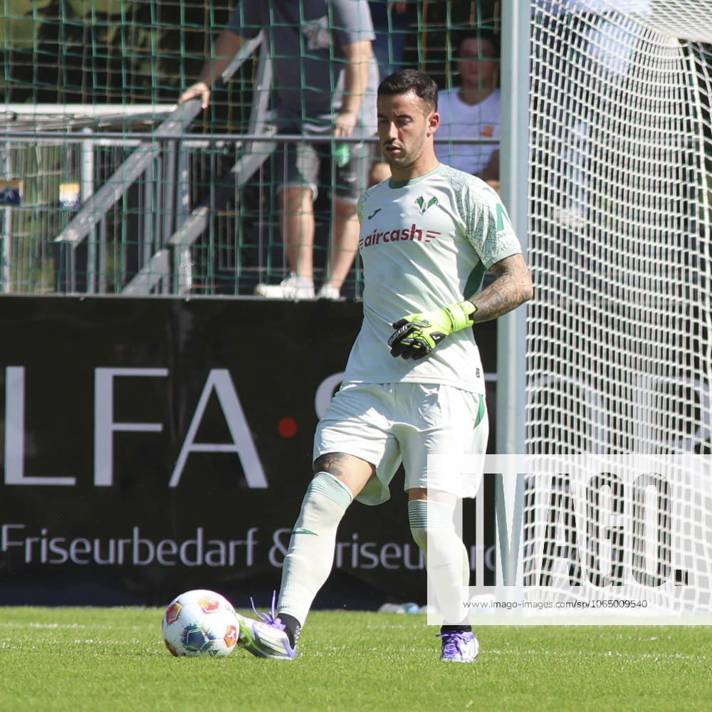 CALCIO - Amichevole - Hellas Verona FC vs St. Pauli Lorenzo Montipo of Hellas Verona FC play the ball during St Pauli FC 1910 vs Hellas Verona FC, 5° Test Match, at Velly Arena in Imst (A), on August 09, 2025. Imst Austria