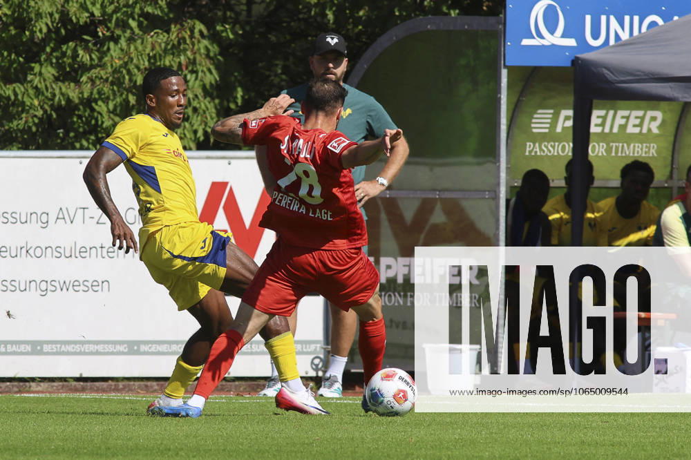 CALCIO - Amichevole - Hellas Verona FC vs St. Pauli Jackson Tchatchoua of Hellas Verona FC battle for the ball with Mathias Pereira Lage of St Pauli FC 1910 during St Pauli FC 1910 vs Hellas Verona FC, 5Â° Test Match, at Velly Arena in Imst (A), on August 09, 2025. Imst Austria