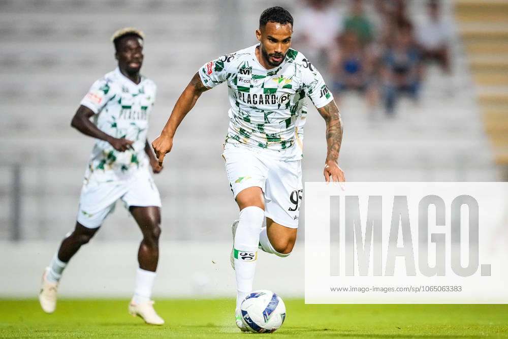 Guilherme SCHETTINE of Moreirense FC during the Liga Portugal Betlic match between Moreirense FC and FC Alverca at Estadio Comendador Joaquim de Almeida Freitas on August 10, 2025 in Moreira de Conegos, Portugal. Moreira De Conegos Portugal - ZUMAm308 20250810_zsp_m308_017