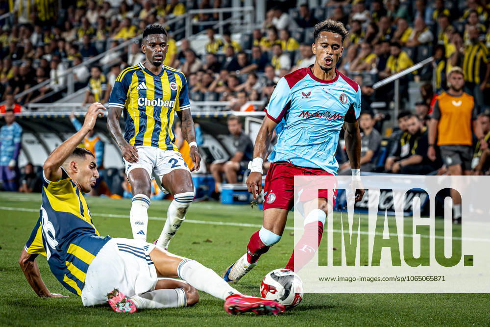 Fenerbahce SK defender Mert Muldur, Feyenoord Rotterdam forwarder Goncalo Borges during the match Fenerbahce Feyenoord at the Åžükrü SaracoÄülu Spor Kompleksi for the Champions League Third qualifying round 2nd leg season 2025 2026 in ISTANBUL, Turkey on 10 august 2025, photo by Marcel van Dorst EYE4images DeFodi Images