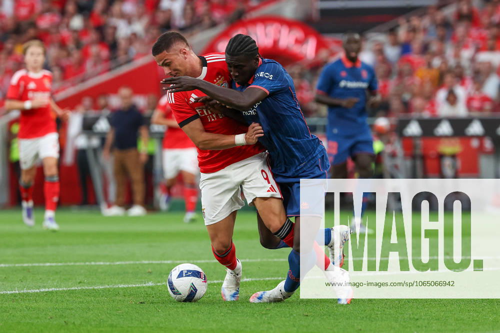 Portugal, Lisbon 2025 08 12 Second leg Third qualifying round Uefa Champions League 2025 26 , S L Benfica OGC Nice v l , Ivanovic S L Benfica , Kojo Peprah Oppong OGC Nice duel, action, action, battles for the ball in the penalty area