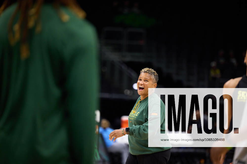 Seattle Storm assistant coach POKEY CHATMAN helps her team warm up prior to the WNBA, Basketball Damen, USA matchup between the Seattle Storm and the Atlanta Dream at Climate Pledge Arena on August 13, 2025 in Seattle, Washington. Seattle USA - ZUMAd218 20250813_zsp_d218_004