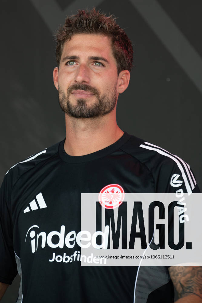 2025 08 13 Family Day of Eintracht Frankfurt v l , goalkeeper, goalkeeper Kevin Trapp Eintracht Frankfurt skeptical