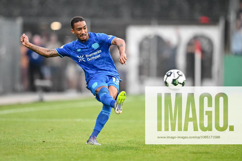 Arthur Bayer Leverkusen in action, on the ball, individual action during the DFB Pokal 1 round match between SG Sonnenhof Großaspach v Bayer 04 Leverkusen, Wir machen Druck Arena on August 15, 2025 in Großaspach, Germany Photo by Harry Langer DeFodi Images Arthur Bayer Leverkusen controls the Ball during the DFB Pokal 1 Runde match between SG Sonnenhof Großaspach v Bayer 04 Leverkusen at Wir machen Druck Arena on August 15, 2025 in Großaspach, Germany Photo by Harry Langer DeFodi Images Photo by Harry Langer DeFodi Images DFB DFL REGULATIONS PROHIBIT ANY USE OF PHOTOGRAPHS AS IMAGE SEQUENCES AND OR QUASI VIDEO