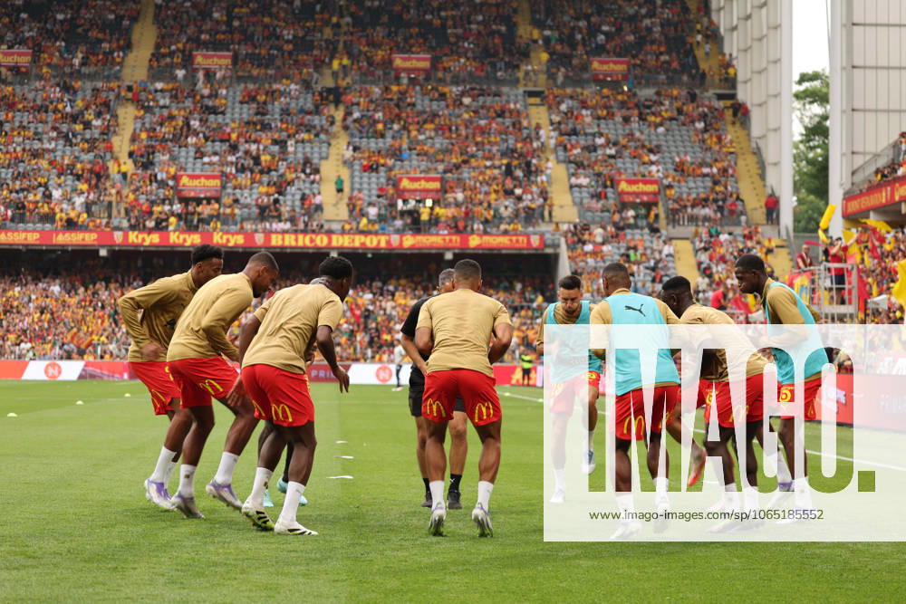 Echauffement lors du match RC Lens vs Olympique Lyonnais, Ligue 1 J1, stade Bollaert-Delelis, le 16 août 2025 - photo Laurent Sanson PsnewZ
