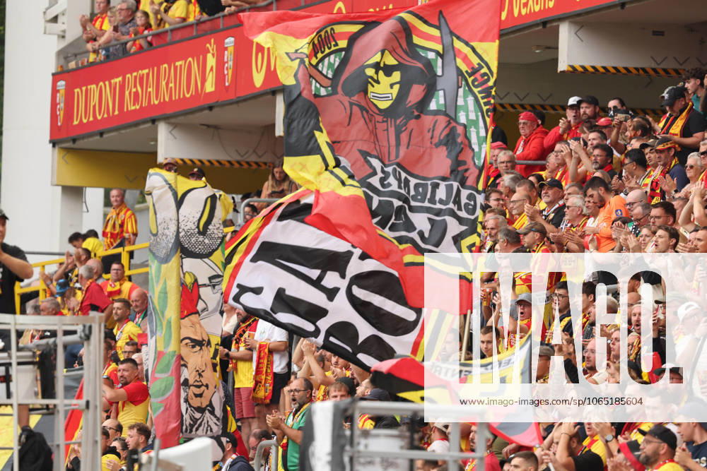 Ambiance supporters de Lens lors du match RC Lens vs Olympique Lyonnais, Ligue 1 J1, stade Bollaert-Delelis, le 16 août 2025 - photo Laurent Sanson PsnewZ