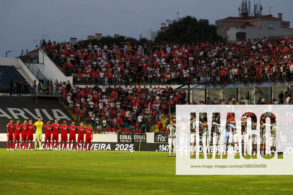 Portugal, Amadora, Lisbon 2025 08 16 2 Matchday Liga Portugal Estrela Amadora S L Benfica v l , the teams observe a minutes silence before the match