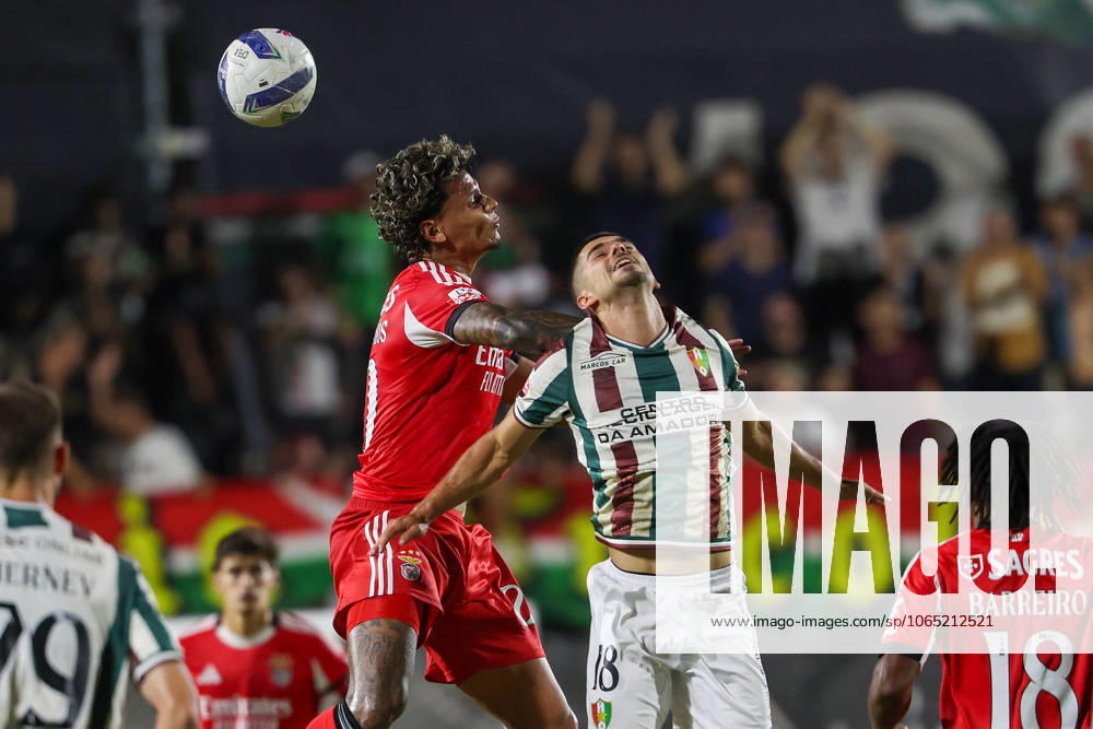 Portugal, Amadora, Lisbon 2025 08 16 2 Matchday Liga Portugal Estrela Amadora S L Benfica v l , Richard Rios S L Benfica , Jorge Meireles Estrela Amadora , header, header duel