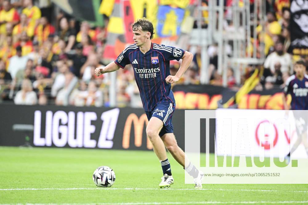 Tyler Morton (Lyon) FOOT L1 2025 LENS-LYON (0-1) STADE BOLLAERT DELELIS LENS FRANCE 16 08 2025 AUTISSIER JEAN BAPTISTE LENS STADE BOLLAERT DELELIS France GermanyxJapanxUKxFrancexBelgiumxOUT