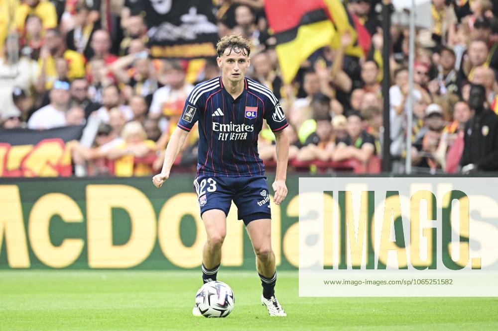 Tyler Morton (Lyon) FOOT L1 2025 LENS-LYON (0-1) STADE BOLLAERT DELELIS LENS FRANCE 16 08 2025 AUTISSIER JEAN BAPTISTE LENS STADE BOLLAERT DELELIS France GermanyxJapanxUKxFrancexBelgiumxOUT