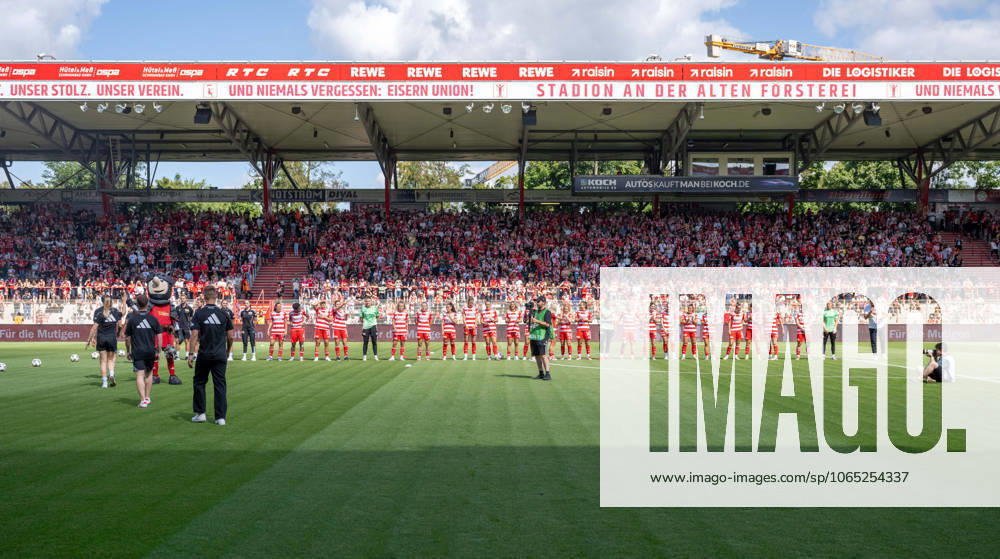 Soccer, Women, Test match, 2025 2026 season, 1 FC Union Berlin Real Madrid, before the match the team was officially presented at Union, 17 08 2025,