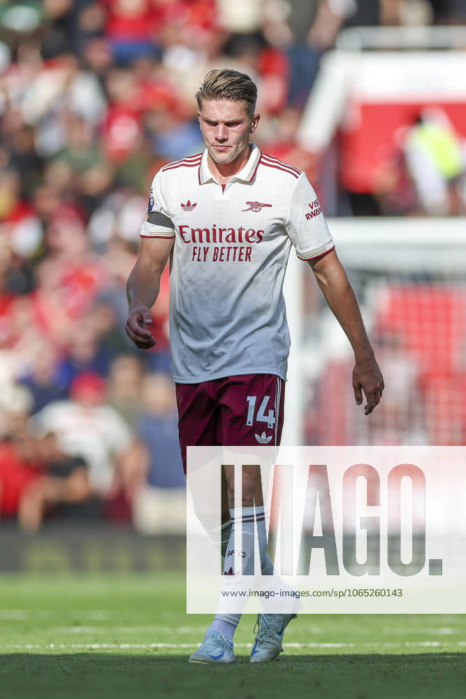 Viktor Gyökeres of Arsenal looks dejected during the Premier League football match between Manchester United and Arsenal on August 17, 2025 in Manchester Photo Phil Duncan BILDBYRAN kod XY XY0069 fotboll football soccer fotball premier league manchester united arsenal bbeng depp