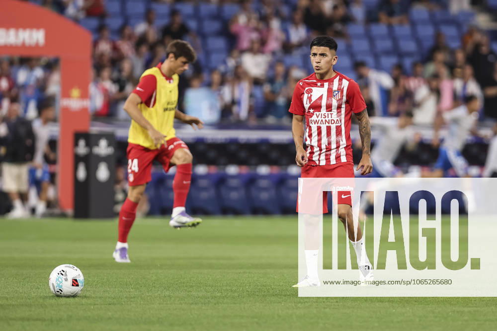 Thiago Almada of Atletico de Madrid warms up during the Spanish league, La Liga EA Sports, football match played between RCD Espanyol and Atletico de Madrid at RCDE Stadium on August 17, 2025 in Cornella, Barcelona, Spain. Cornella SPAIN - ZUMAa181 20250817_zaa_a181_118