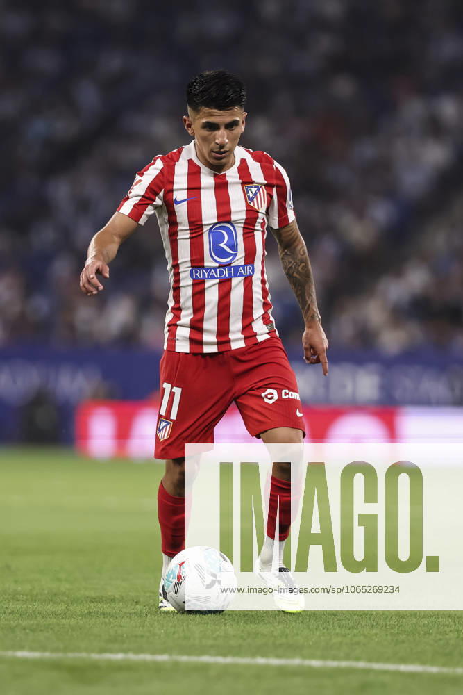 Thiago Almada of Atletico de Madrid in action during the Spanish league, La Liga EA Sports, football match played between RCD Espanyol and Atletico de Madrid at RCDE Stadium on August 17, 2025 in Cornella, Barcelona, Spain. Cornella SPAIN - ZUMAa181 20250817_zaa_a181_162