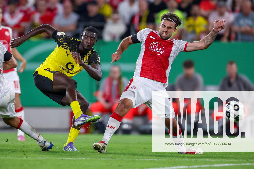 2025 08 18, Soccer, 1 round DFB Cup, Rot Weiss Essen Borussia Dortmund, Stadion Hafenstraße, Saison 2025 2026 Goal shot for goal 1 0 by scorer Serhou Guirassy BVB 09 against Jose Enrique Rios Alonso Rot Weiss Essen 23 DFB regulations prohibit any use of photographs as image sequences and or quasi video Nordrhein Westfalen Germany