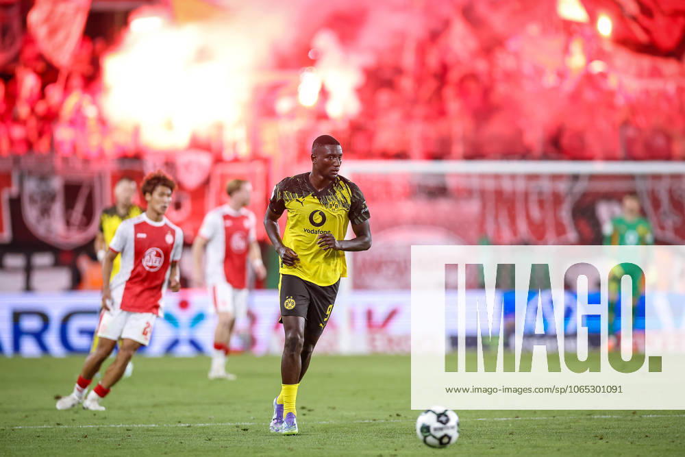 2025 08 18, Football, 1 round DFB Pokal, Rot Weiss Essen Borussia Dortmund, Stadion Hafenstraße, Saison 2025 2026 Serhou Guirassy BVB 09 DFB regulations prohibit any use of photographs as image sequences and or quasi video Nordrhein Westfalen Germany