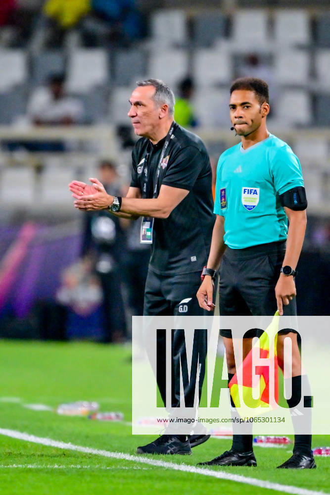 Al-Ittihad v Al-Wehda - Saudi Super Cup ABU DHABI, UNITED ARAB EMIRATES - APRIL 8: Al Wehda coach Georgios Donis during the Saudi Super Cup Semi-Final match between Al-Ittihad and Al-Wehda at Al Nahyan Stadium in Abu Dhabi, United Arab Emirates on April 08, 2024. Abu Dhabi United Arab Emirates. Editorial use only. Please get in touch for any other usage.