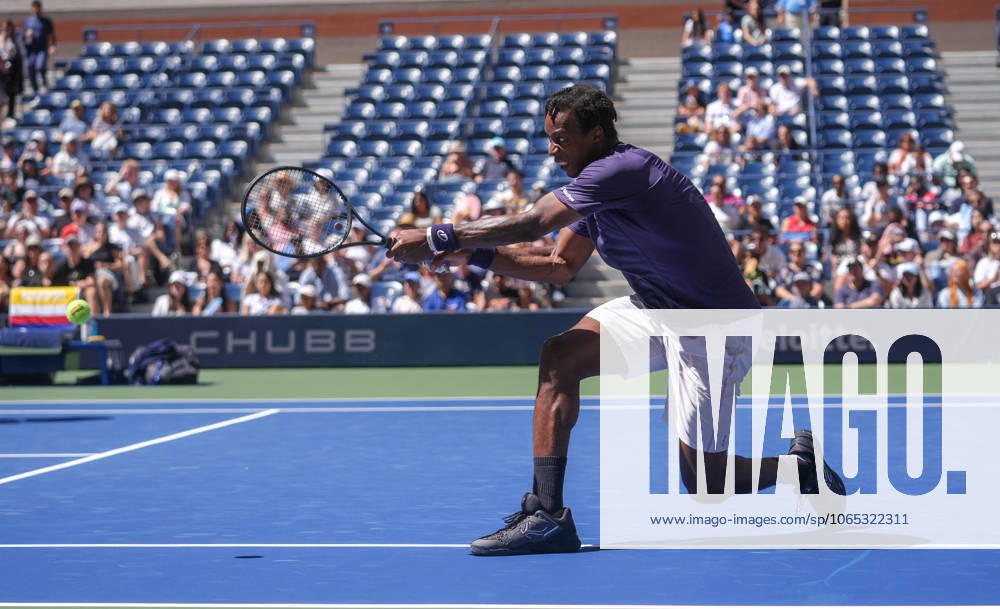 US Open 2025 NEW YORK, UNITED STATES - AUGUST 19: The doubles team of Naomi Osaka of Japan and Gael Monfils of France play against the team of Caty McNally of the United States and Lorenzo Musetti of Italy during the mixed doubles at USTA Billie Jean King National Tennis Center on August 19, 2025, Queens, New York City, USA. Selcuk Acar Anadolu New York United States. Editorial use only. Please get in touch for any other usage.