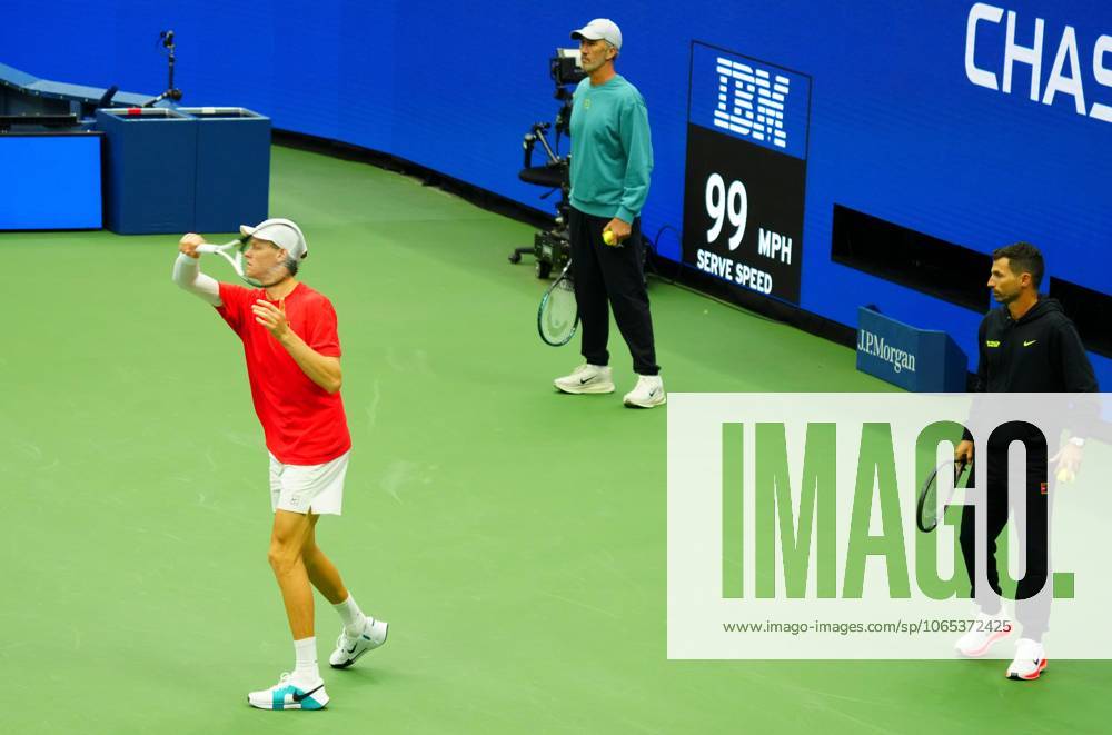 Jannik Sinner practices with coaches Darren Cahill and Simone Vagnozzi 2025 US Open, Thursday Previews, USTA Billie Jean King National Tennis Center, New York, USA - 21 Aug 2025New York Flushing Meadows