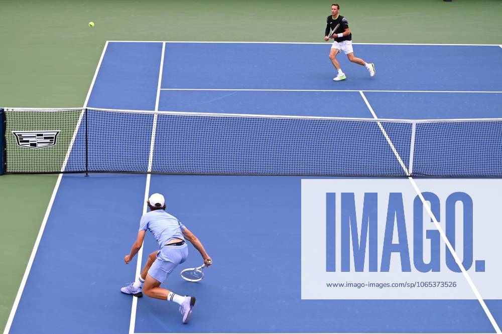 Belgian Kimmer Coppejans (top) and Belgian Alexander Blockx pictured during a tennis match between Belgian Blockx and Belgian Coppejans, in the second round of the qualifications for the men s signles of the 2025 US Open Grand Slam tennis tournament in New York City, USA, Thursday 21 August 2025. TONYxBEHAR x131793910x