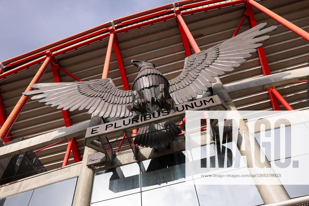 Portugal, Lisbon 2025 08 12 second leg third qualifying round Uefa Champions League 2025 26 , S L Benfica OGC Nice v l , symbol photo, symbol image SL Benfica eagle at the Stadion da Luz entrance E Pluribus Unum