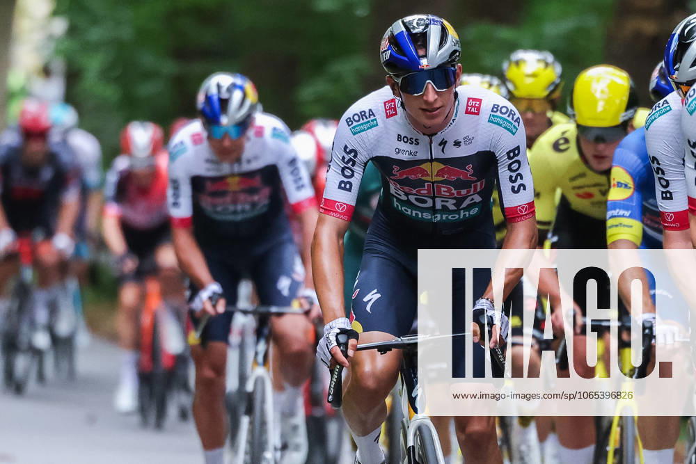 Cycling UCI ProSeries Men Elite LIDL Deutschland Tour 2025 Stage 2 Herford Arnsberg on 22 08 2025 Florian Lipowitz RED BULL BORA HANSGROHE