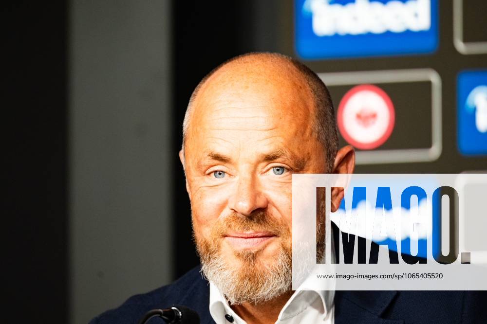 2025 08 22 Soccer 1 Bundesliga Eintracht Frankfurt season kick-off press conference with CEO Axel Hellmann v l , Indeed Frank Hensgens is satisfied, speaks to the journalists