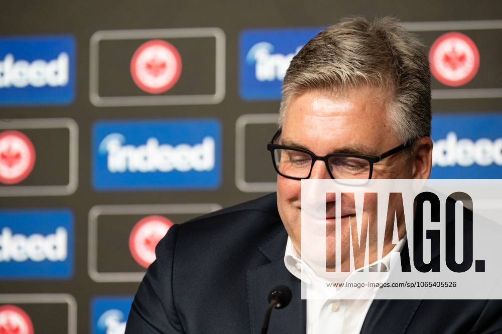 2025 08 22 Soccer 1 Bundesliga Eintracht Frankfurt season kick-off press conference with board spokesman Axel Hellmann v l , IVBoard spokesman Axel Hellmann is satisfied, speaks to the journalists