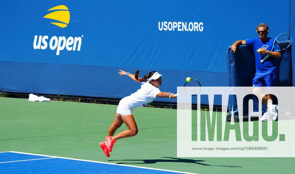 Emma Raducanu practices with coach Francisco Roig 2025 US Open, Friday Previews, USTA Billie Jean King National Tennis Center, New York, USA - 22 Aug 2025New York USTA Billie Jean King National T New York (NY) United States of America