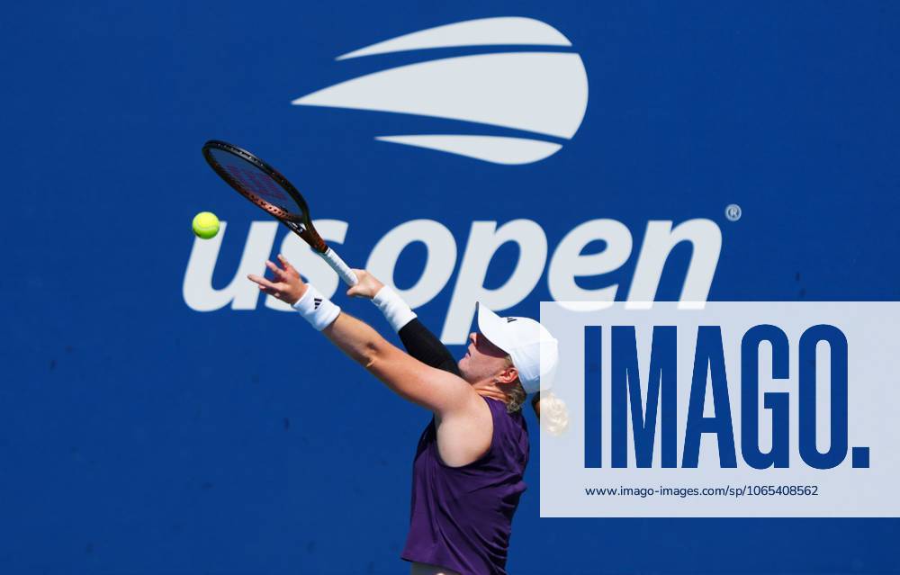 Francesca Jones in action during her third round qualifying match 2025 US Open, Friday Previews, USTA Billie Jean King National Tennis Center, New York, USA - 22 Aug 2025New York USTA Billie Jean King National T New York (NY) United States of America