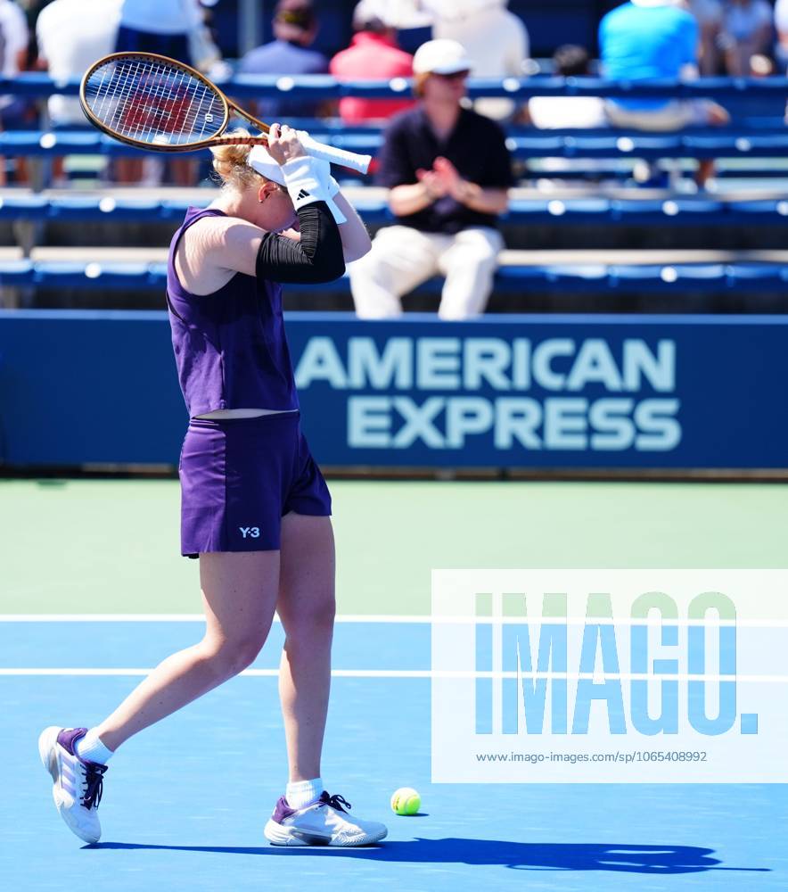 Emotion for Francesca Jones as she celebrates reaching the main draw of the US Open after he third qualifying round win over Arianne Hartono 2025 US Open, Friday Previews, USTA Billie Jean King National Tennis Center, New York, USA - 22 Aug 2025New York USTA Billie Jean King National T New York (NY) United States of America